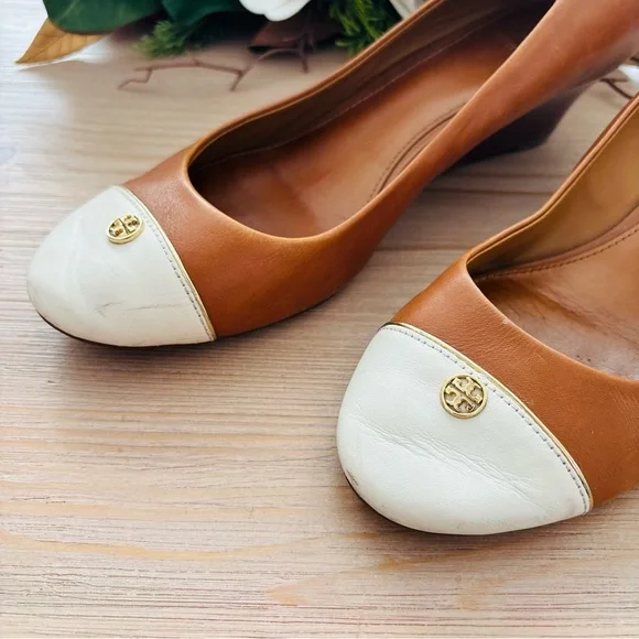 Tory‎ Burch Women’s Tiffy Wedge Pumps Tan and Cream Gold Wedges Size 10M